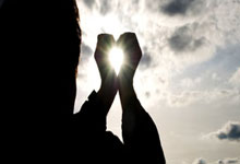 新利luck18下载:第五届“海青杯”两岸青年慢垒邀请赛开幕 同场竞技以球会友.